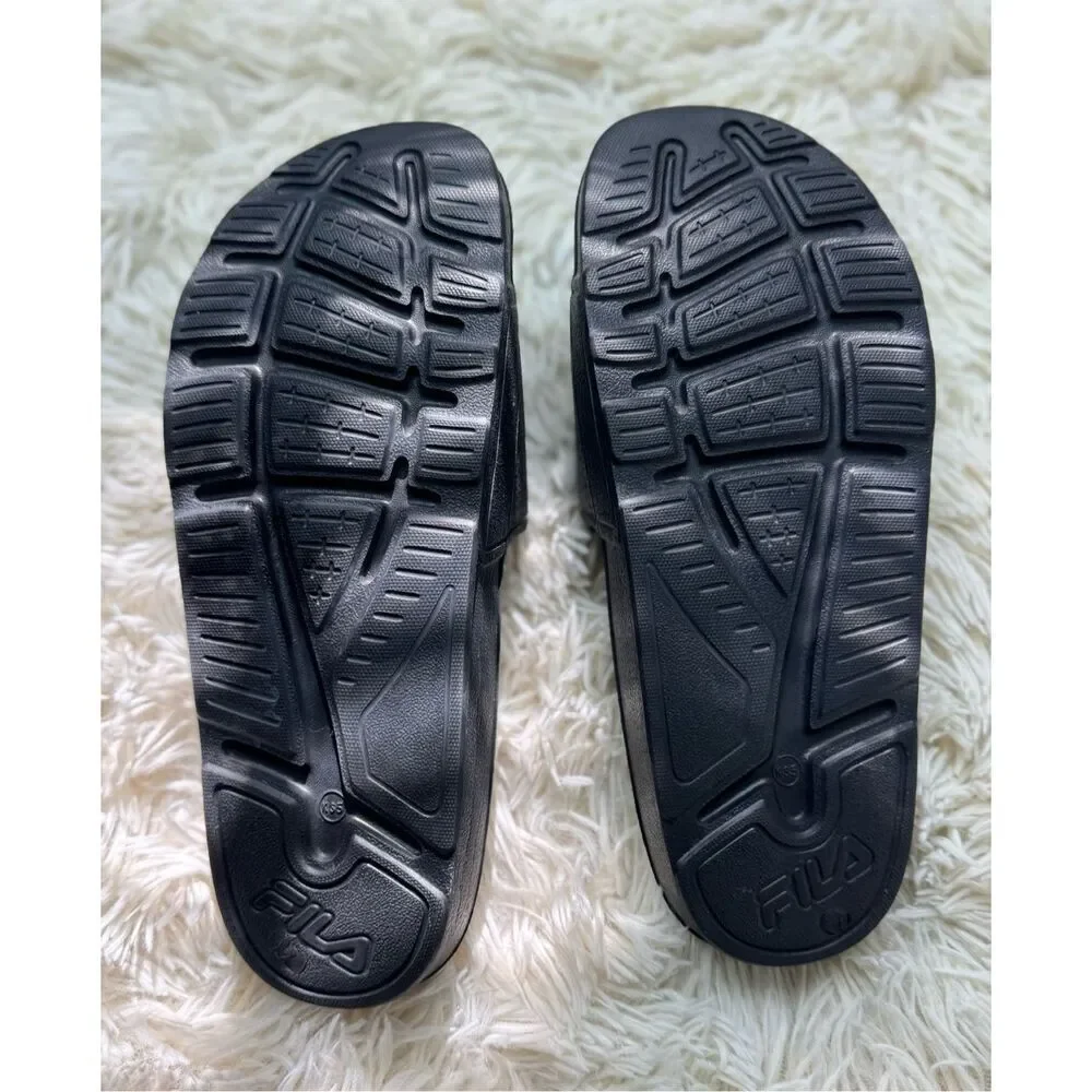 BNWOT Black FILA Slides Boys Youth Size 5